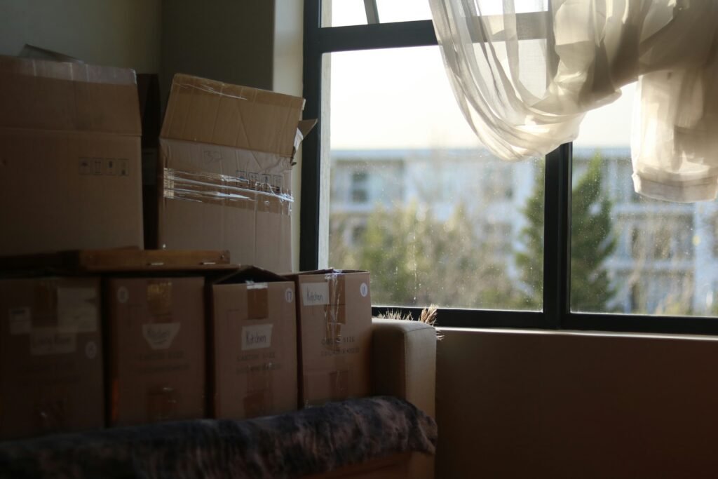 How Many Moving Boxes Do You Need? A Room-by-Room Guide