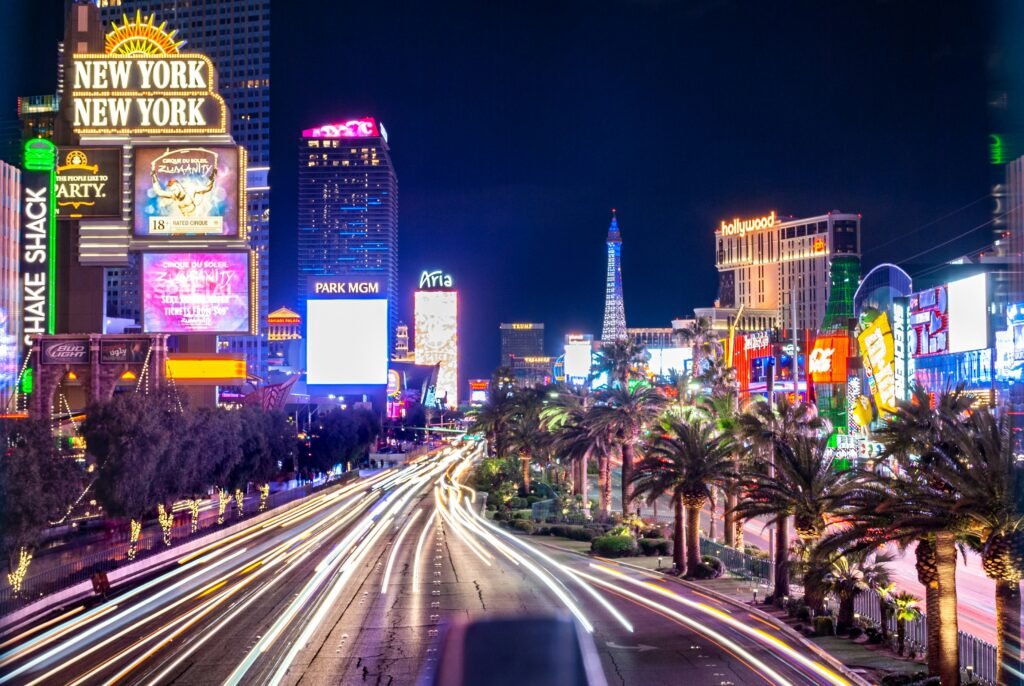 Moving from Seattle to Las Vegas: Costs, Timeline and Hiring Options
